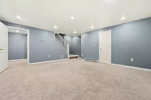 401 Forest Park Dr, Auburn, MA 01501 - Photo 25