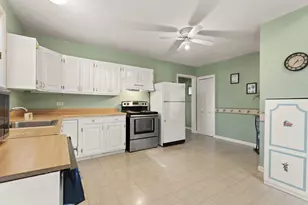 35 Roosevelt St, Maynard, MA 01754 - Photo 19