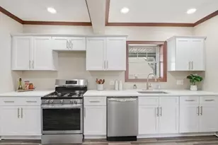 95 Dickinson St, Springfield, MA 01108 - Photo 9