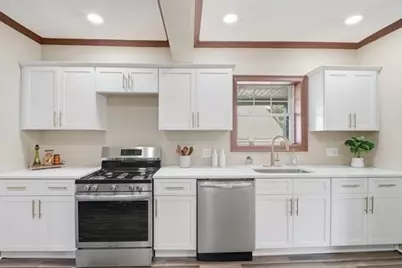 95 Dickinson St, Springfield, MA 01108 - Photo 33