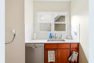 96 Glen St, Somerville, MA 02145 - Photo 5