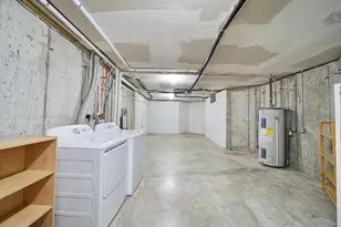 527 Norfolk St, Boston, MA 02126 - Photo 27