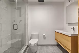 21 Wormwood St, Boston, MA 02210 - Photo 17