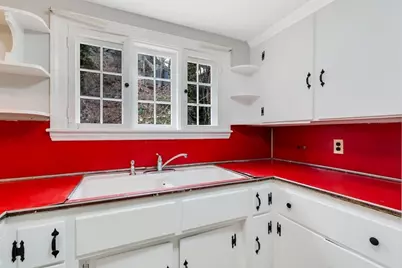 611 Franklin St, Melrose, MA 02176 - Photo 9