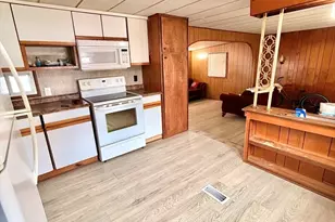 70 Shumway St, Springfield, MA 01119 - Photo 5