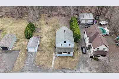 14 Dewey St, Easthampton, MA 01027 - Photo 3