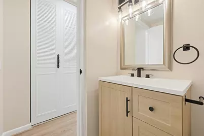 50 Longwood Ave #718, Brookline, MA 02446 - Photo 7