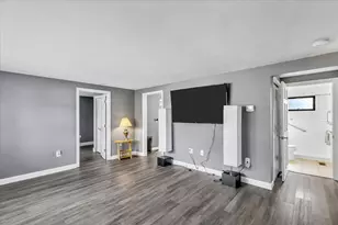 104 Edgewater Dr W, Falmouth, MA 02536 - Photo 15