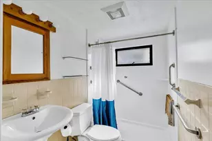 104 Edgewater Dr W, Falmouth, MA 02536 - Photo 29