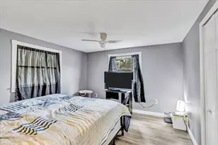 104 Edgewater Dr W, Falmouth, MA 02536 - Photo 27