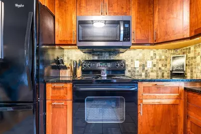 15 Pendleton #15, Londonderry, NH 03053 - Photo 17