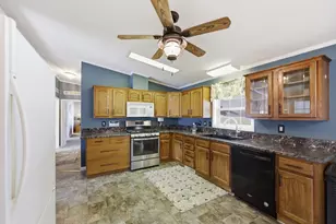 141 Sunrise Ln, Chicopee, MA 01020 - Photo 19