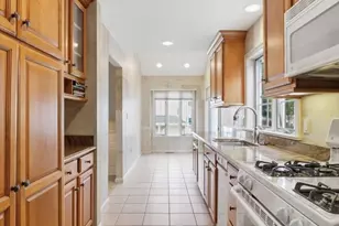 3901 Knightsbridge Close, Worcester, MA 01609 - Photo 7