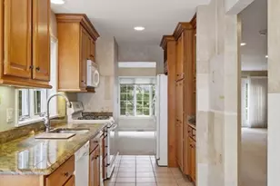3901 Knightsbridge Close, Worcester, MA 01609 - Photo 11