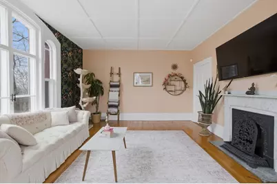 4 Mount Vernon St #3, Haverhill, MA 01830 - Photo 3