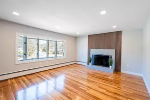 1049 Pleasant St, Canton, MA 02021 - Photo 7