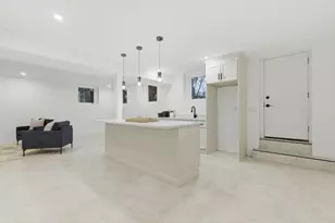 1806 Beacon St, Newton, MA 02468 - Photo 23