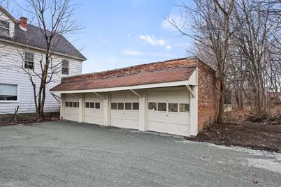 5-6 Monteleone Pl, Pittsfield, MA 01201 - Photo 3