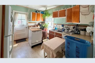 5-6 Monteleone Pl, Pittsfield, MA 01201 - Photo 27