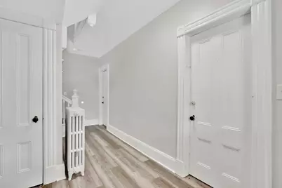 16 Washington Ave, Holyoke, MA 01040 - Photo 7