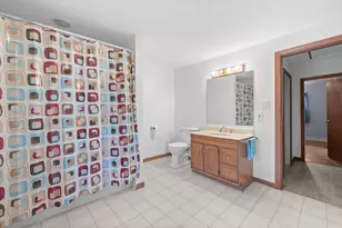 25 Fairview Ave, Dracut, MA 01826 - Photo 11