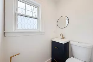 10 Perrot St, Worcester, MA 01602 - Photo 9