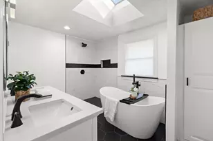 110 Russell St, Peabody, MA 01906 - Photo 21