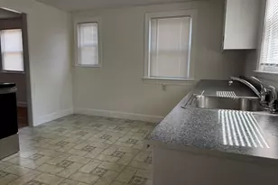 173 Pleasant St, Clinton, MA 01510 - Photo 9