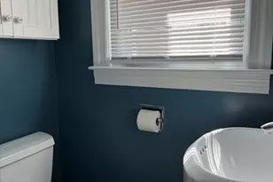 173 Pleasant St, Clinton, MA 01510 - Photo 17