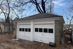 9 Willow St, Northbridge, MA 01588 - Photo 7