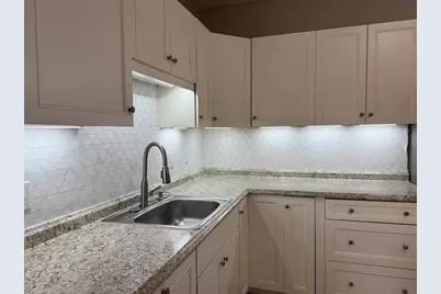 630 Metropolitan Ave #3, Boston, MA 02136 - Photo 3