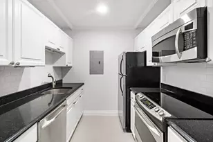 4 Charlesgate E, Boston, MA 02215 - Photo 13