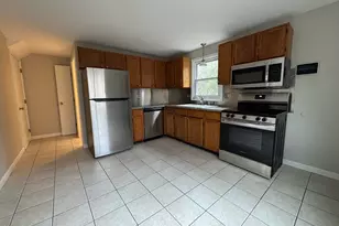240 Parkerview St, Springfield, MA 01129 - Photo 5