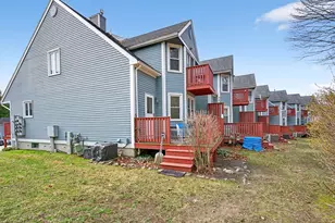 1001 Brookhaven Ln, Woonsocket, RI 02895 - Photo 3