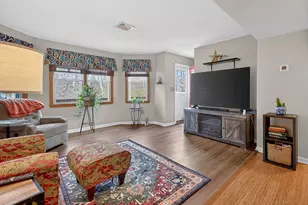 1001 Brookhaven Ln, Woonsocket, RI 02895 - Photo 7