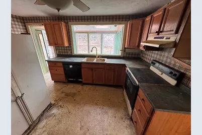 775 Dennison Dr, Southbridge, MA 01550 - Photo 9