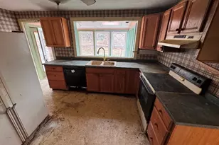 775 Dennison Dr, Southbridge, MA 01550 - Photo 9