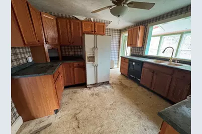 775 Dennison Dr, Southbridge, MA 01550 - Photo 11