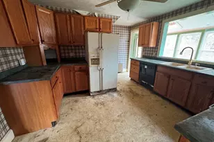 775 Dennison Dr, Southbridge, MA 01550 - Photo 11