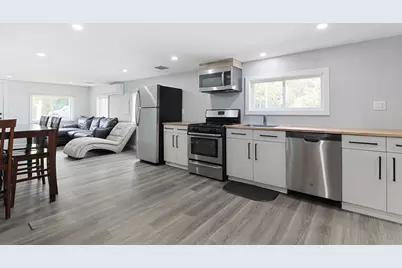 8 10th Ave, Halifax, MA 02338 - Photo 9