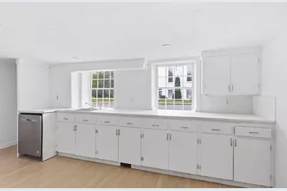 4 Townsend St, Pepperell, MA 01463 - Photo 3
