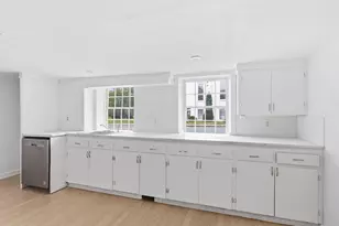 4 Townsend St, Pepperell, MA 01463 - Photo 3