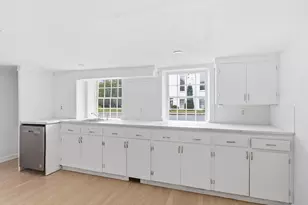 4 Townsend St, Pepperell, MA 01463 - Photo 3
