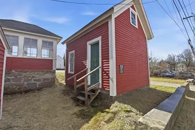 4 Townsend St, Pepperell, MA 01463 - Photo 3