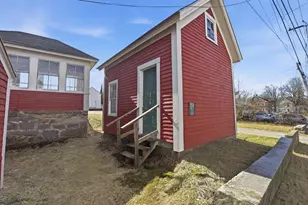 4 Townsend St, Pepperell, MA 01463 - Photo 3