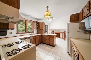 21 Club House Dr, Bourne, MA 02559 - Photo 11