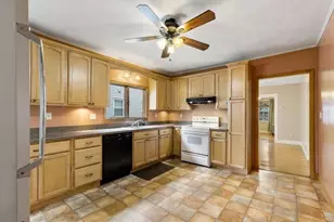 131 Yale St, Medford, MA 02155 - Photo 11