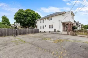131 Yale St, Medford, MA 02155 - Photo 17