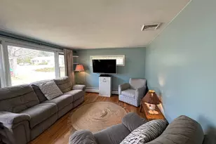 1 Sylvester Dr, Webster, MA 01570 - Photo 5