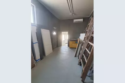 60 Foster St, Peabody, MA 01960 - Photo 9